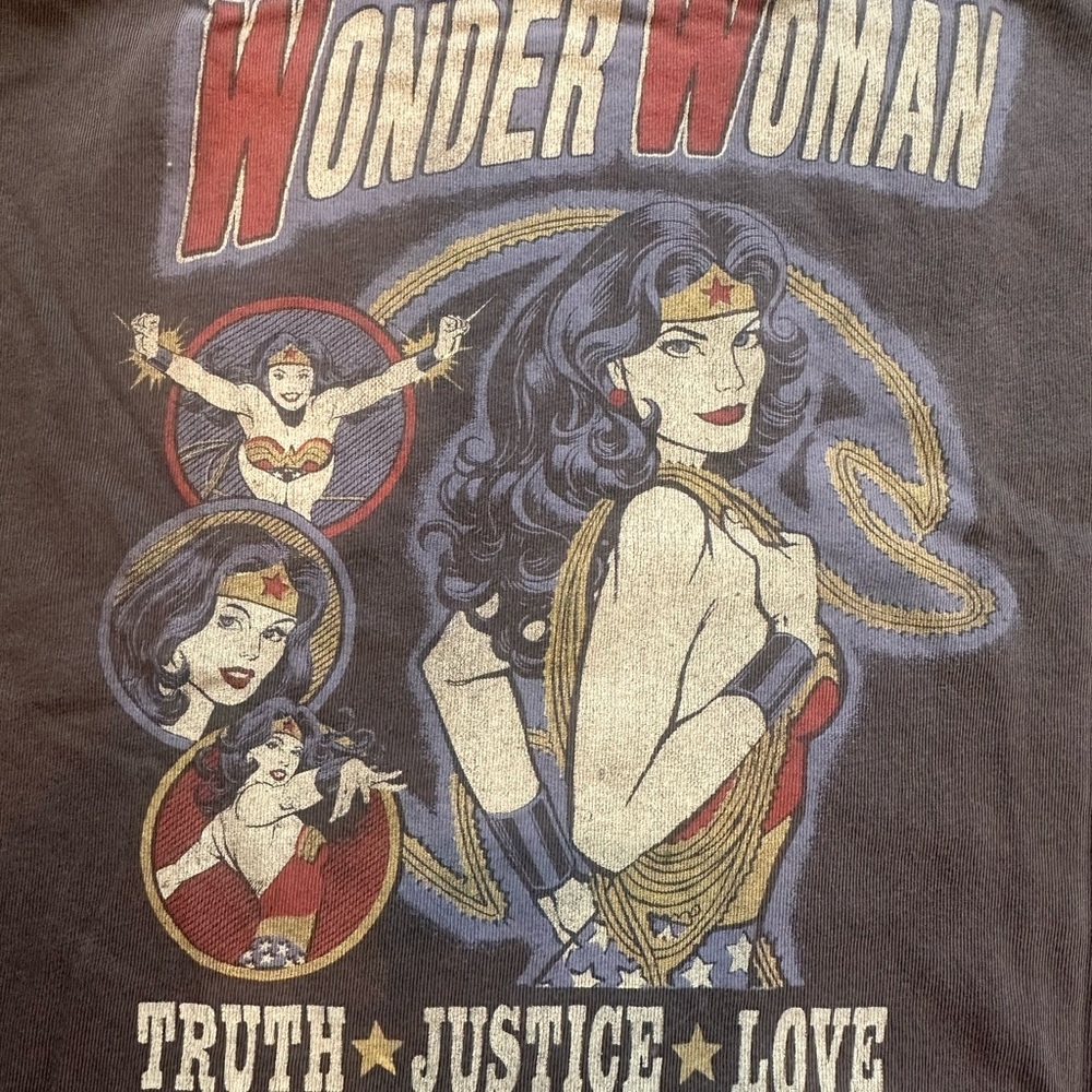 Junkfood WonderWoman Vintage‎ Graphic Tee - Picture 4 of 5